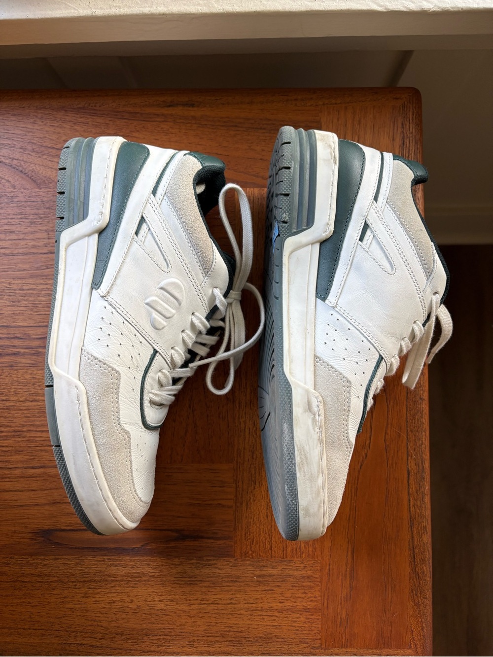 Women's White & Green Low-Top Casual Sneakers - Picture 9 of 9
